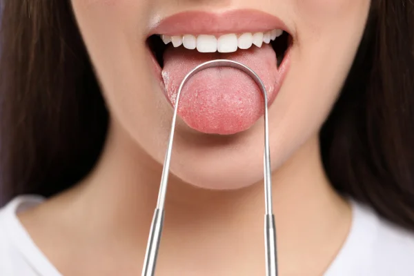 cleaning-tongue